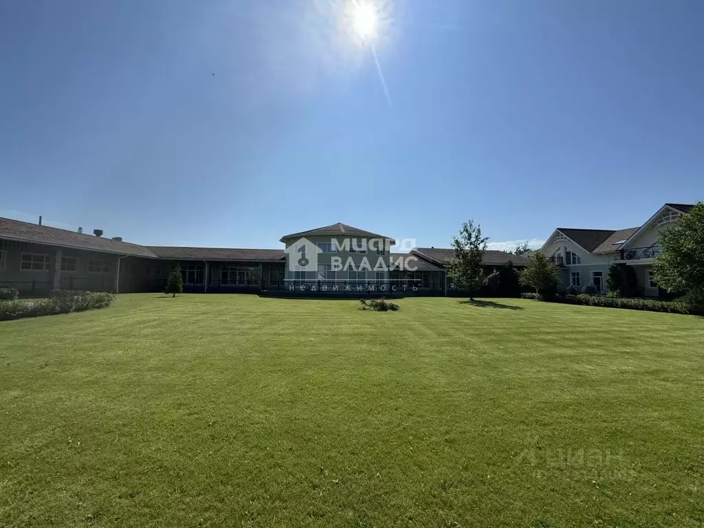 Дом в Омская область, Омский район, с. Ачаир Береговая ул. (1980 м) - Фото 1