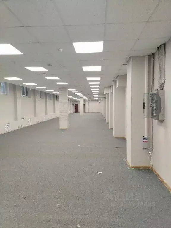 Офис в Свердловская область, Екатеринбург ул. Смазчиков, 3 (323 м) - Фото 1