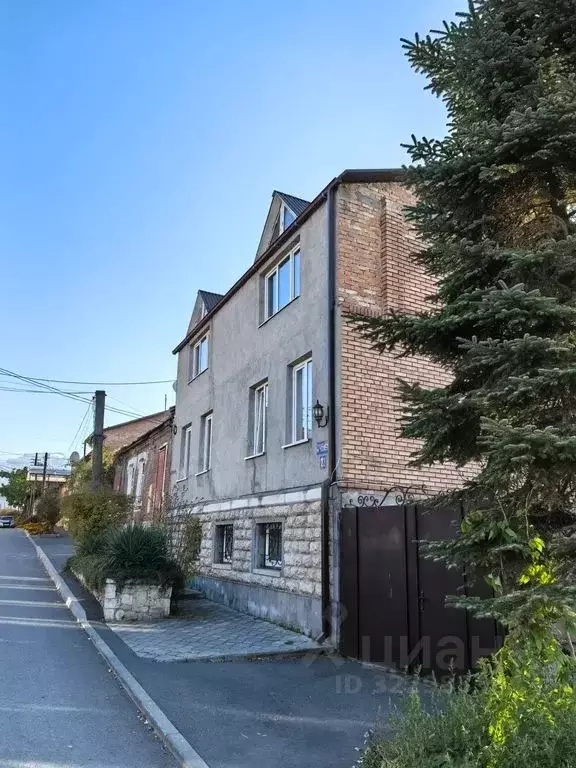 Дом в Северная Осетия, Владикавказ ул. Чермена Баева, 22 (142 м) - Фото 1