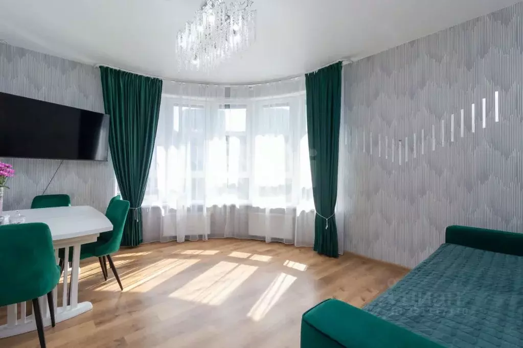 2-к кв. Красноярский край, Красноярск Октябрьская ул., 16 (57.0 м) - Фото 1