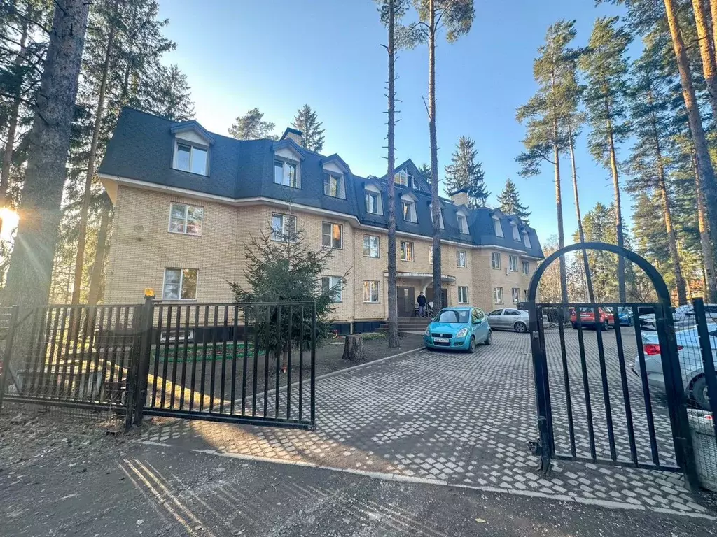 2-к. квартира, 55 м, 1/3 эт. - Фото 0