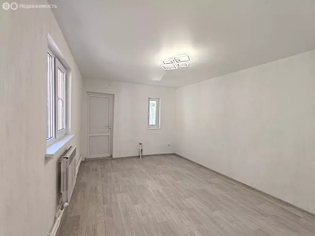 Дом в Ставрополь, Ленинский район, микрорайон № 8, улица Жуковского ... - Фото 0
