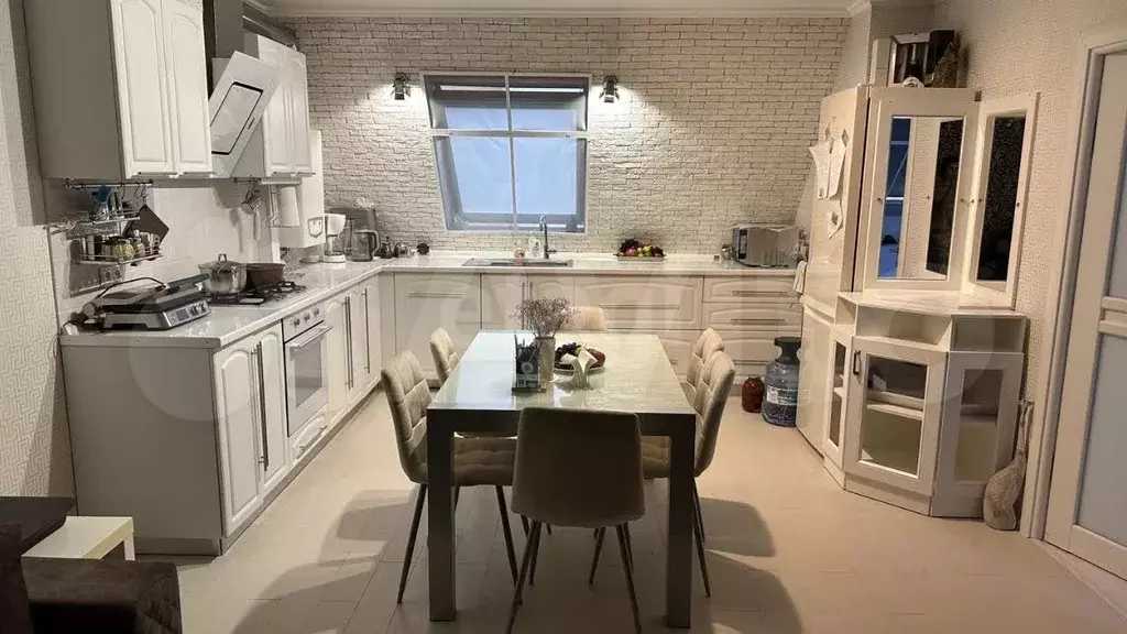 2-к. квартира, 80 м, 5/5 эт. - Фото 1