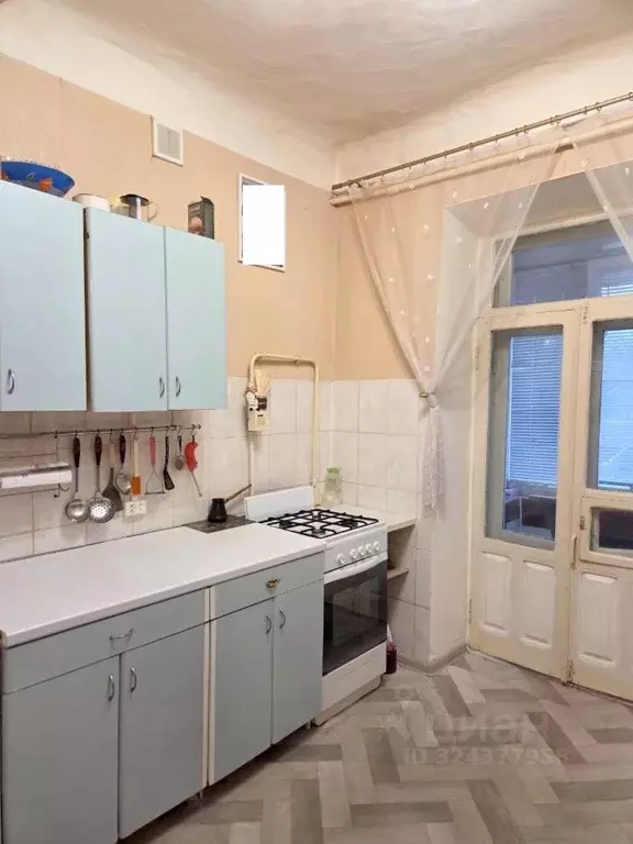 1-к кв. Омская область, Омск Октябрьская ул., 110 (36.4 м) - Фото 1