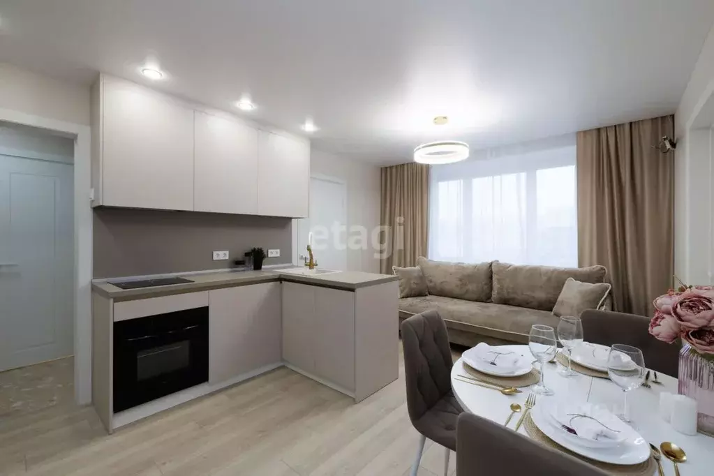 3-к кв. Тюменская область, Тюмень ул. Монтажников, 42А (56.3 м) - Фото 1