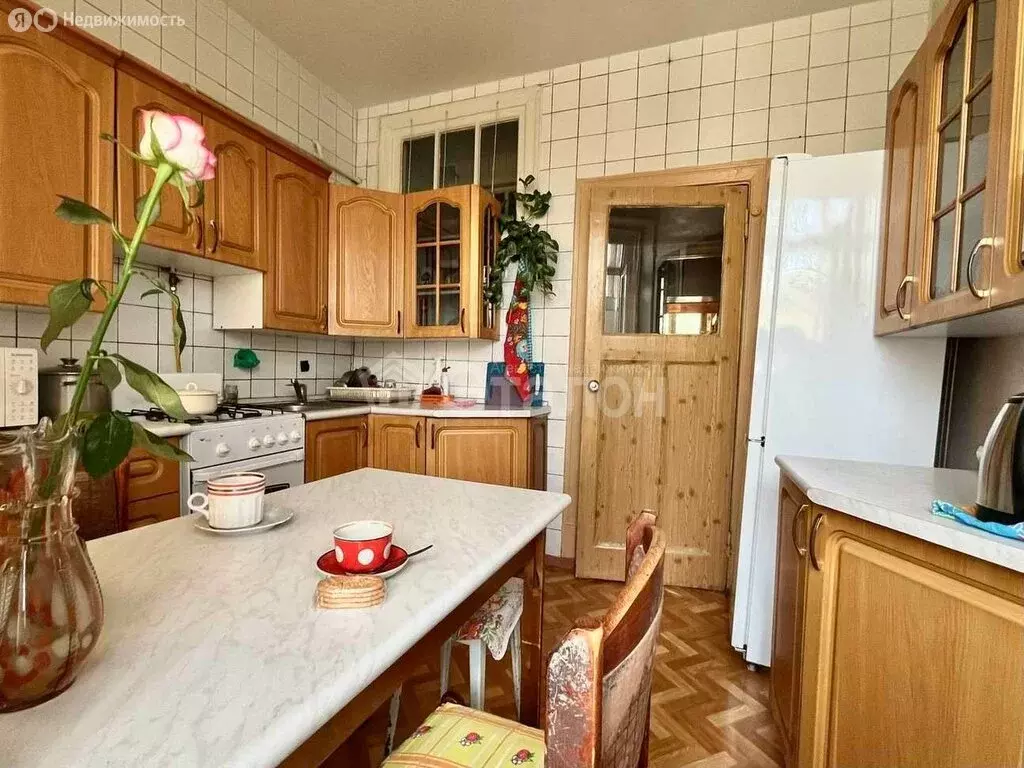 3-комнатная квартира: Волгоград, улица Маршала Чуйкова, 11 (74.3 м) - Фото 1