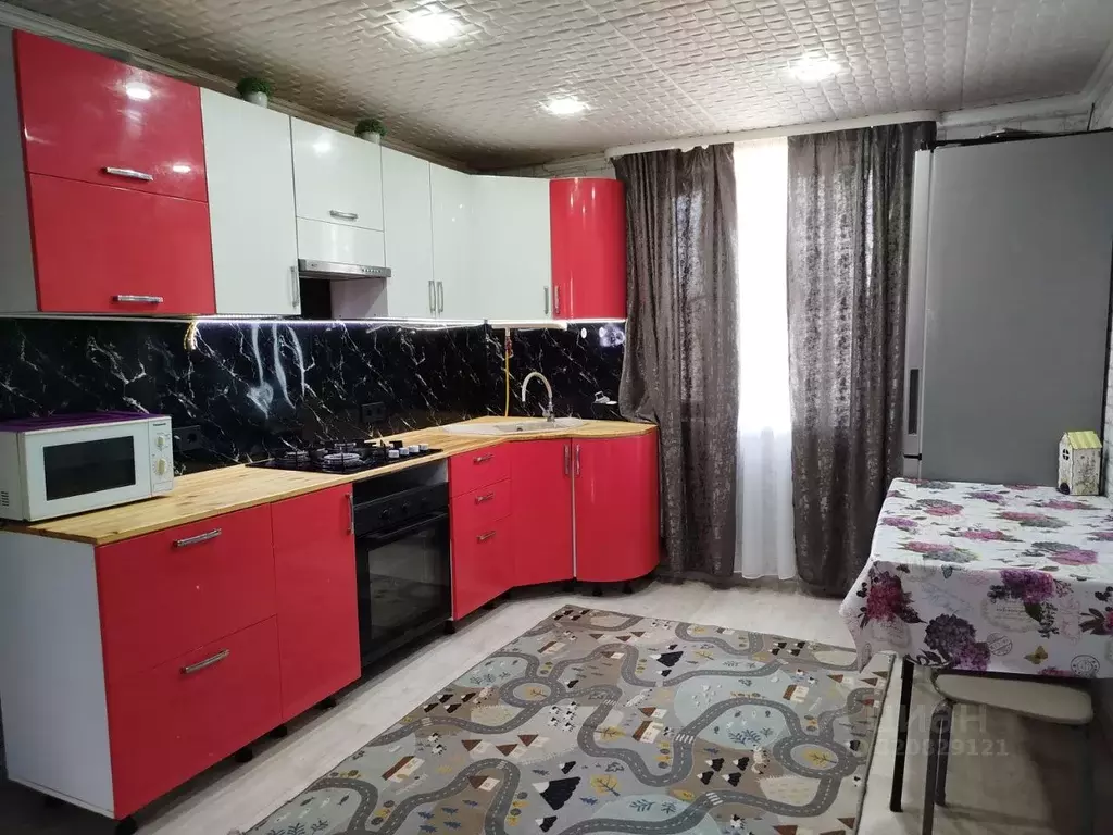 Дом в Оренбургская область, Курманаевский район, Лабазинский ... - Фото 1