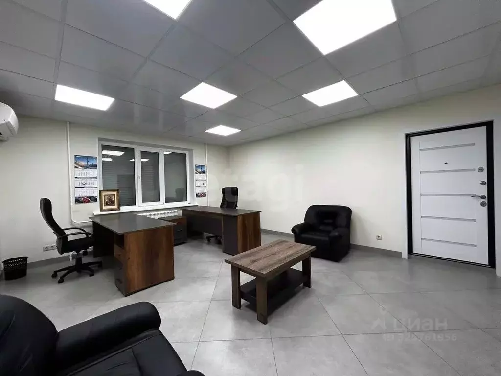 Помещение свободного назначения в Коми, Усинск ул. Ленина, 19 (84 м) - Фото 1