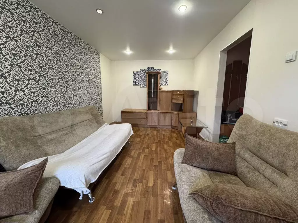 2-к. квартира, 50 м, 1/9 эт. - Фото 0