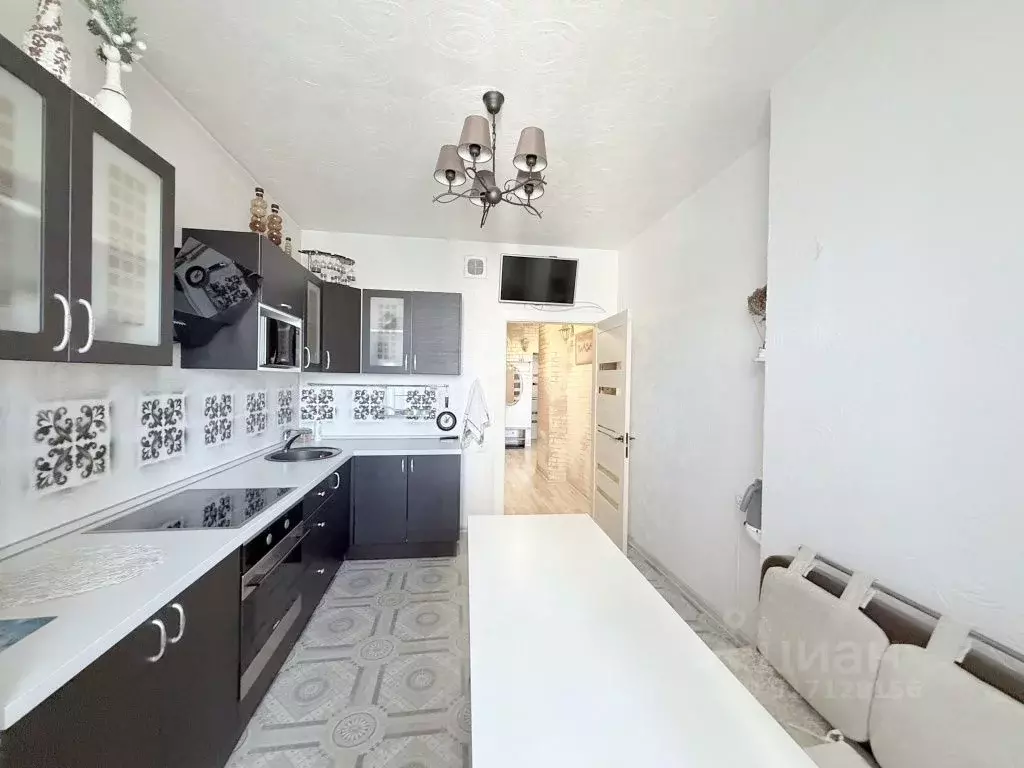 3-к кв. Красноярский край, Красноярск ул. Шахтеров, 44 (82.0 м) - Фото 1