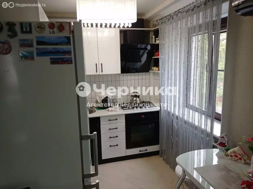 3-комнатная квартира: Шахты, Советская улица, 242 (50.5 м) - Фото 1