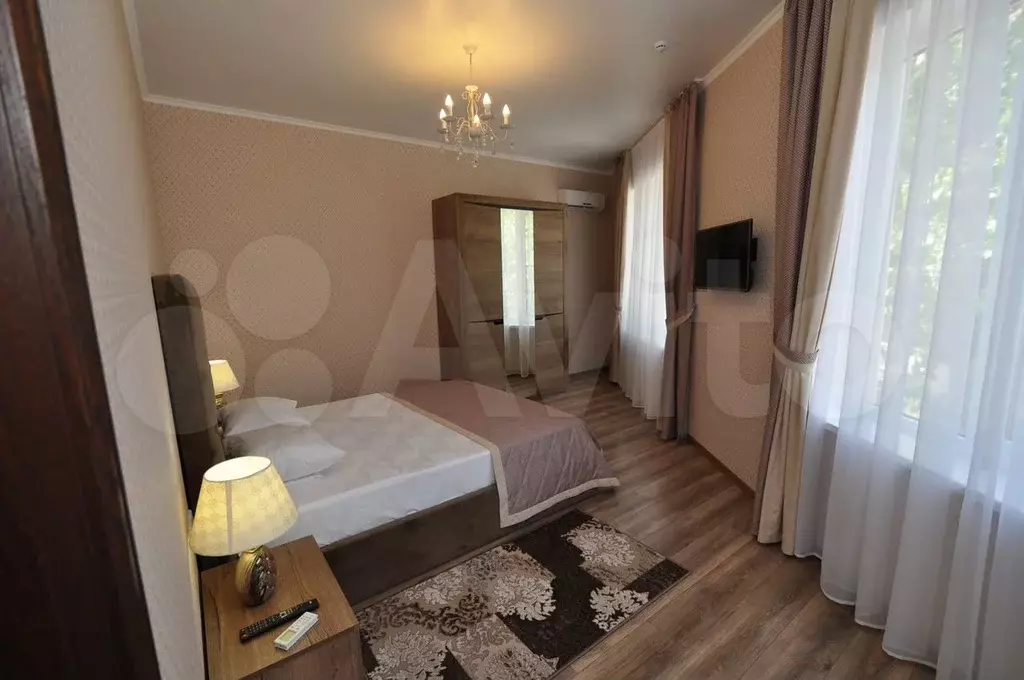 Комната 49 м, 2/2 эт. - Фото 0