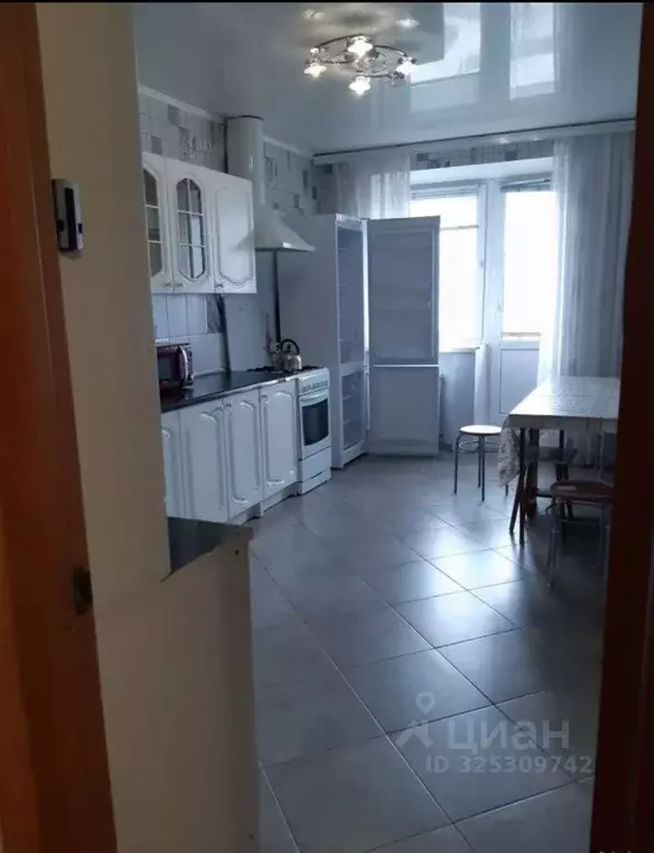 3-к кв. Саратовская область, Энгельс ул. Маяковского, 37 (93.7 м) - Фото 1