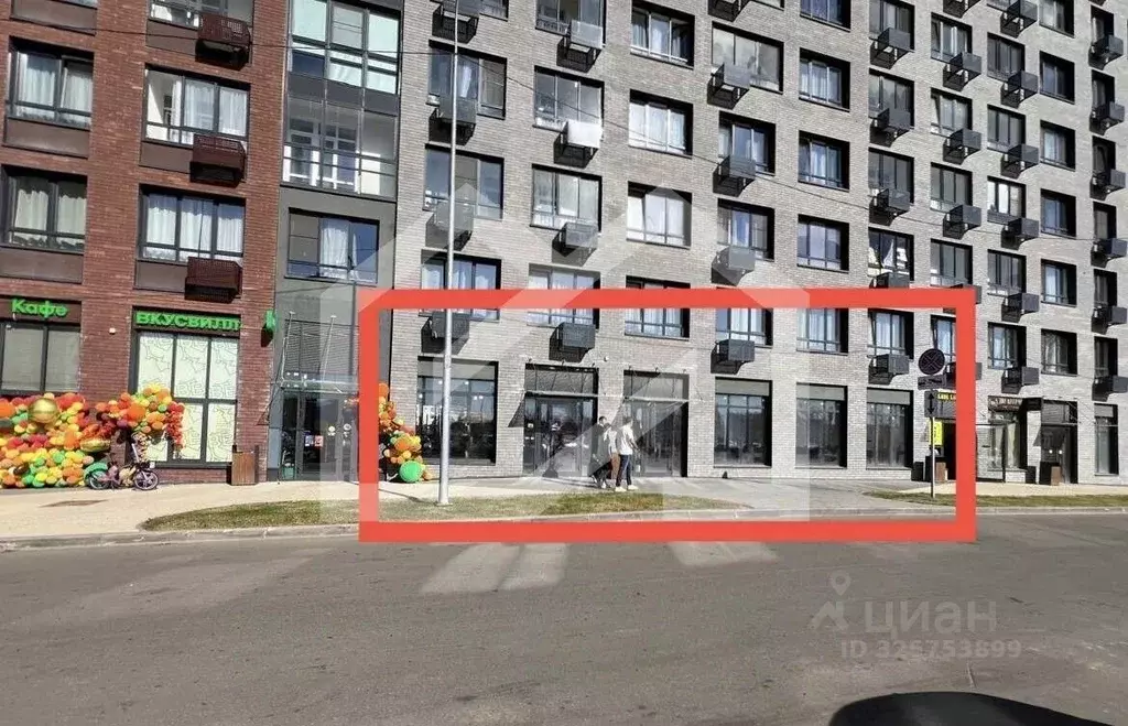 Торговая площадь в Москва Скандинавия жилой комплекс, ул. Эдварда ... - Фото 0