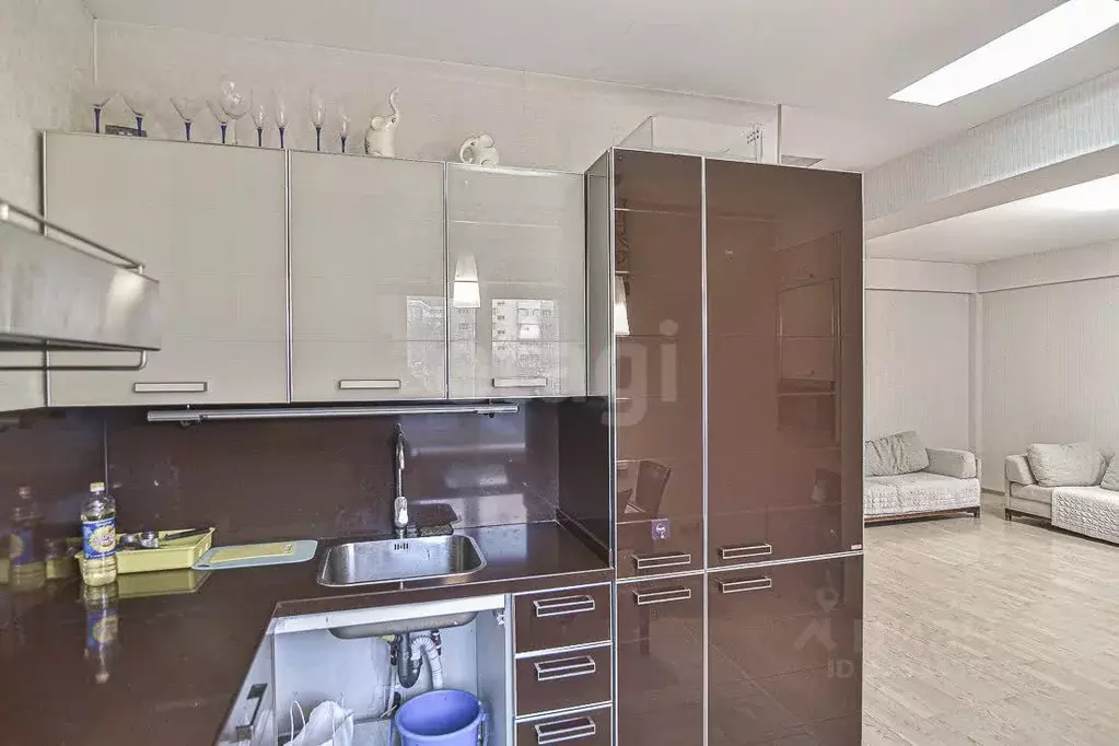 2-к кв. Сахалинская область, Южно-Сахалинск ул. М.А. Пуркаева, 35А ... - Фото 2