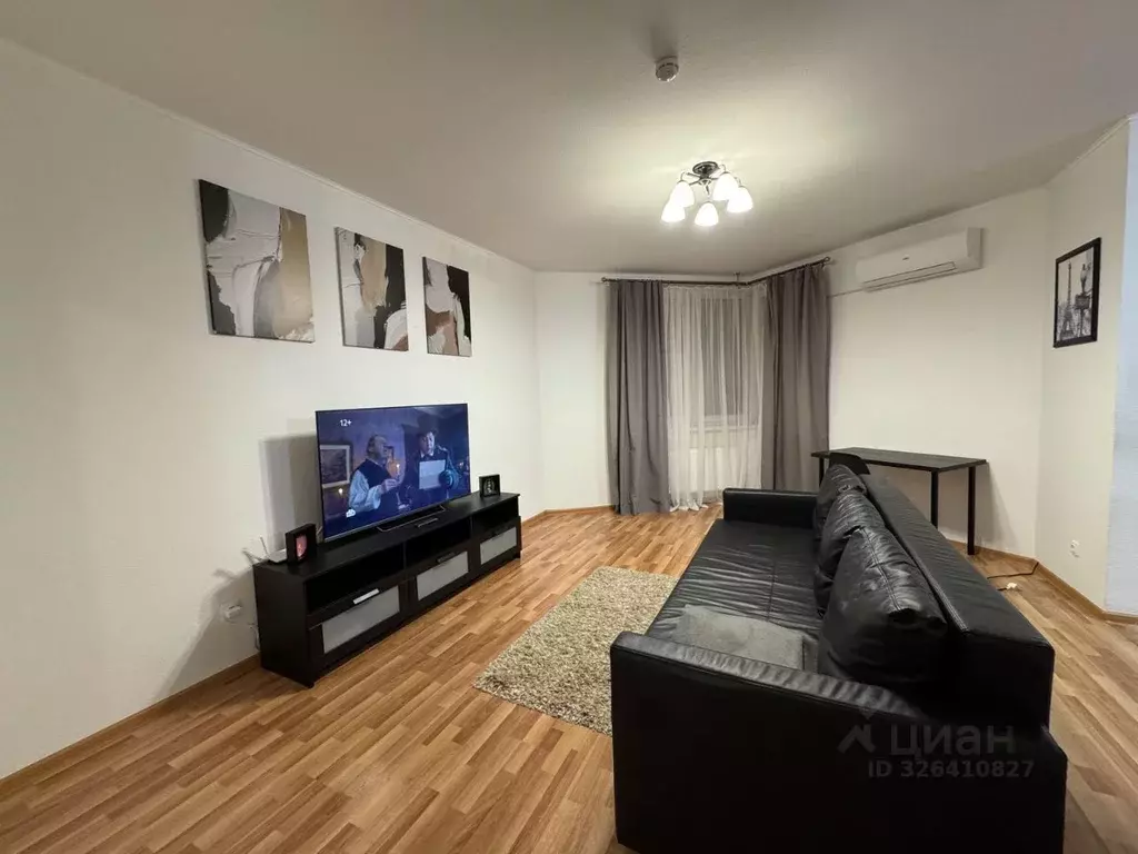 2-к кв. Свердловская область, Екатеринбург ул. Уральская, 75 (69.1 м) - Фото 1