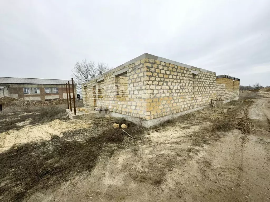 Дом в Калмыкия, Элиста ул. Байбагас-Батыра, 45 (105 м) - Фото 1