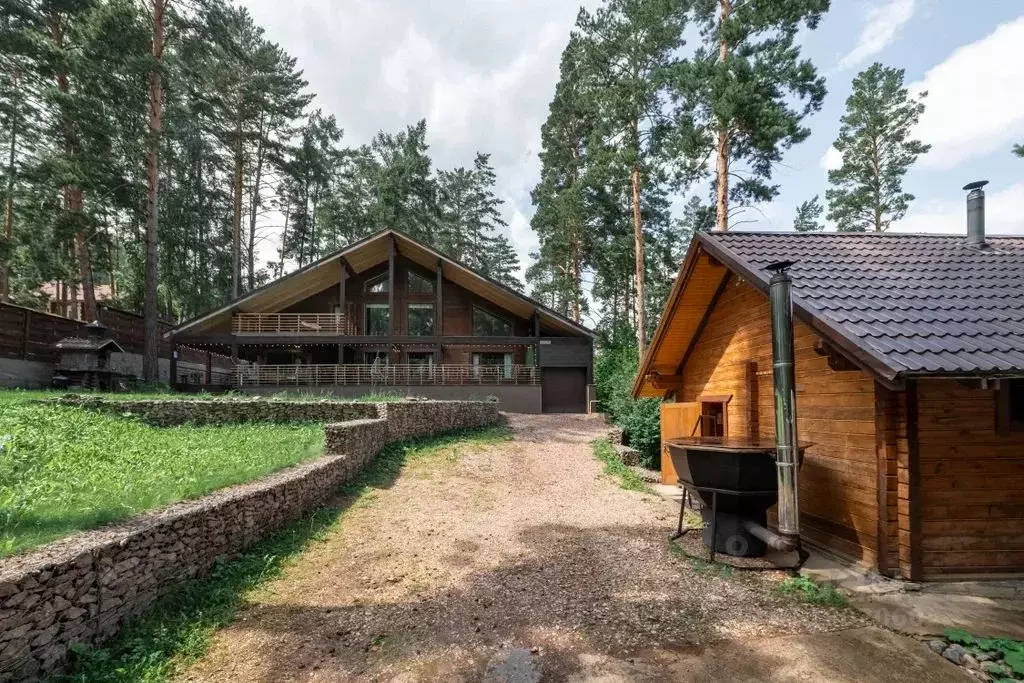 Дом в Красноярский край, Красноярск Черничная ул., 3 (300 м) - Фото 2