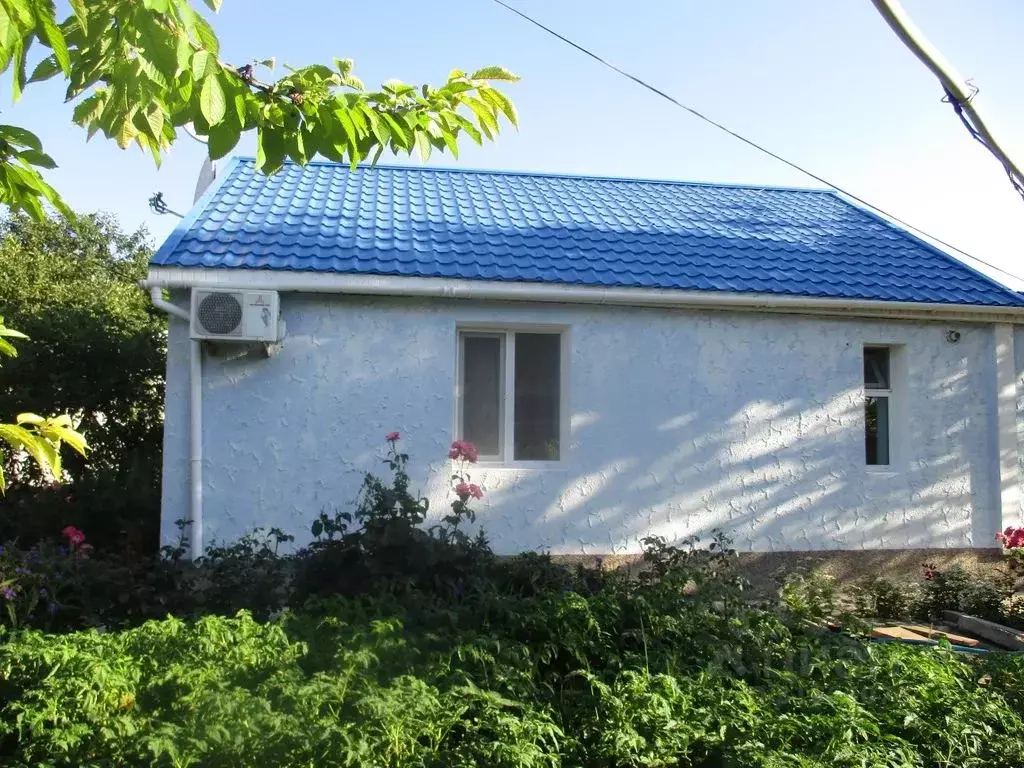 Дом в Крым, Сакский район, с. Штормовое ул. Юбилейная, 19 (70 м) - Фото 0