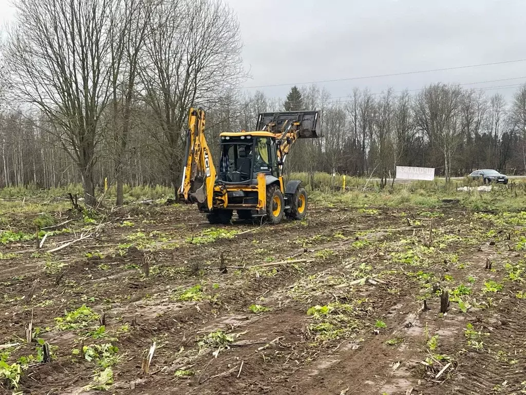 Участок в Ленинградская область, Гатчинский муниципальный округ, д. ... - Фото 1