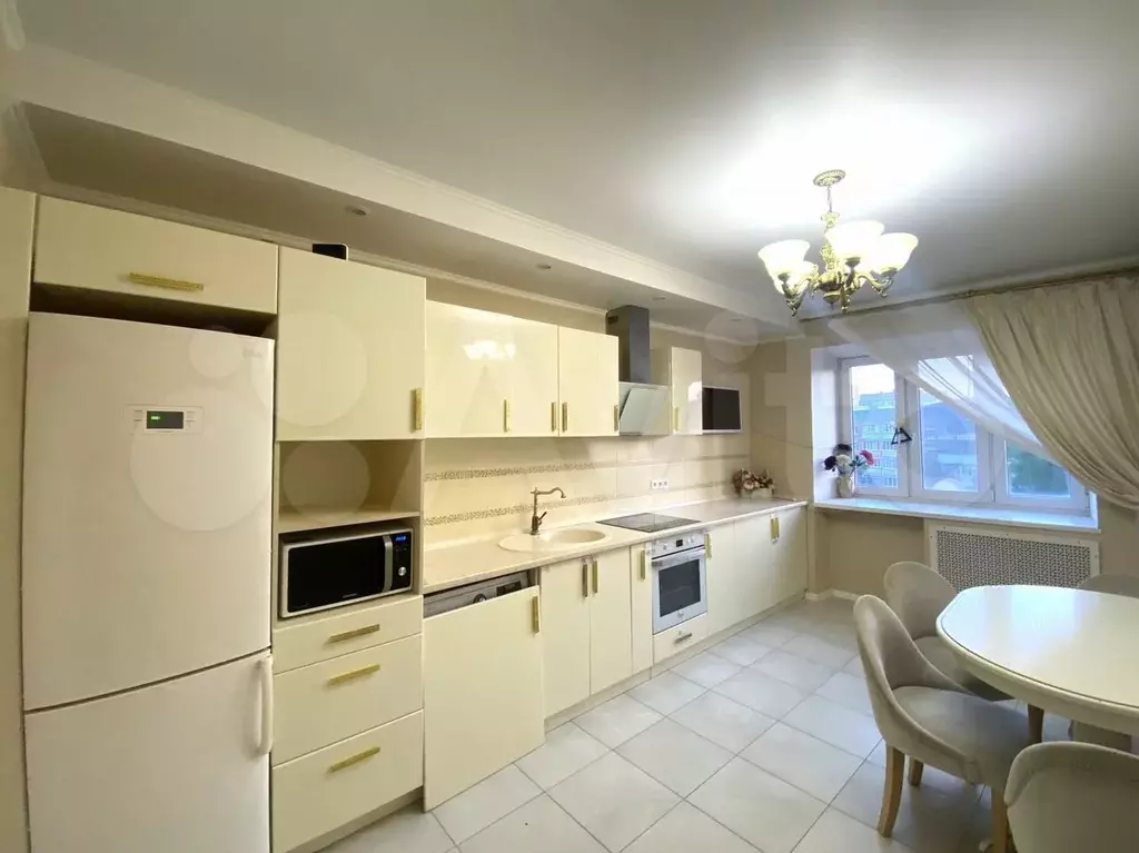 2-к. квартира, 61 м, 4/10 эт. - Фото 0