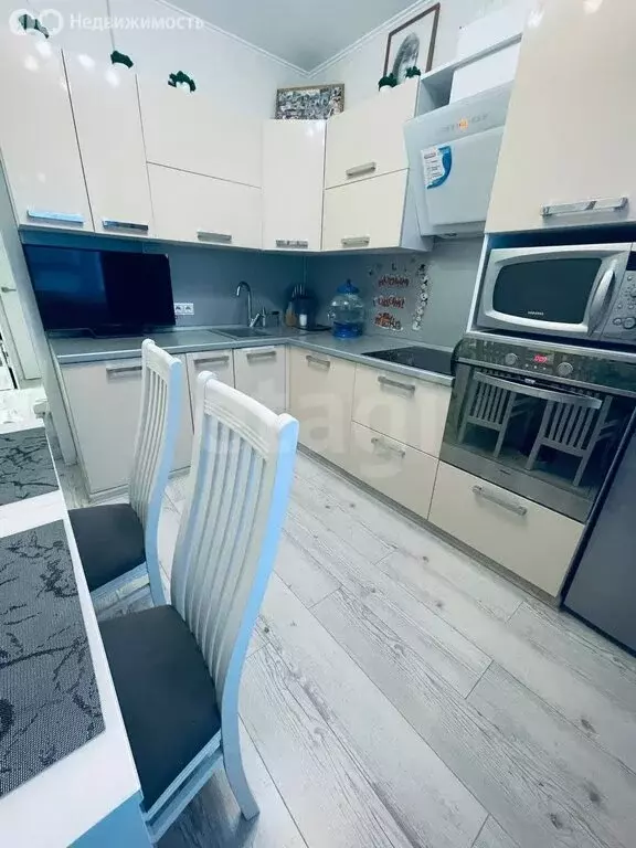 2-комнатная квартира: Тюмень, улица Андрея Бушуева, 4к1 (51 м) - Фото 0