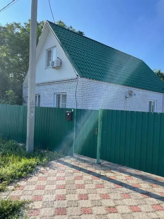 Дом в Волгоградская область, Калачевский район, Мариновское с/пос, с. ... - Фото 1