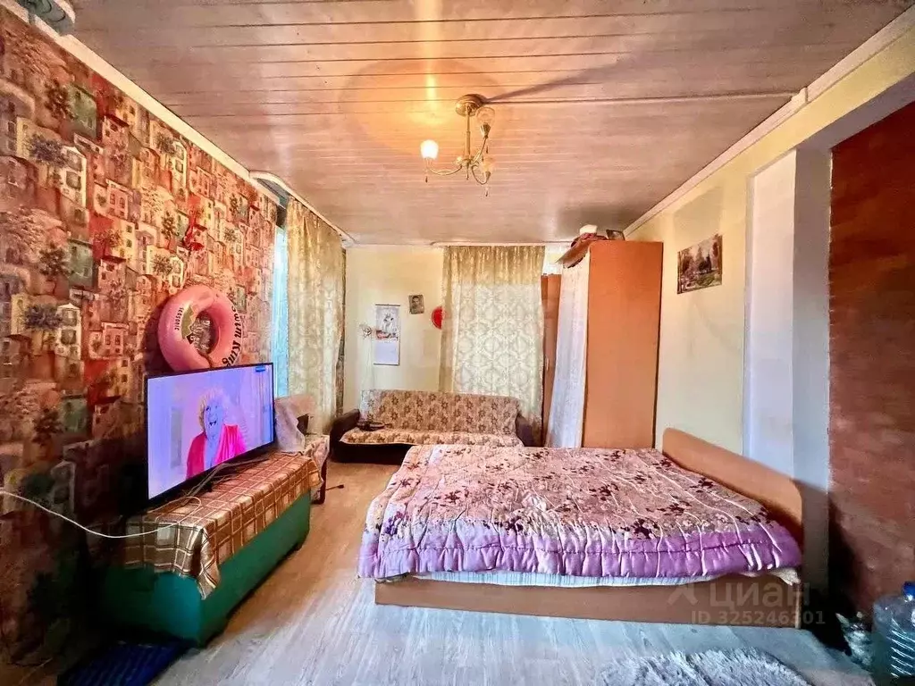 Дом в Красноярский край, Красноярск городской округ, пос. Снежница  ... - Фото 1