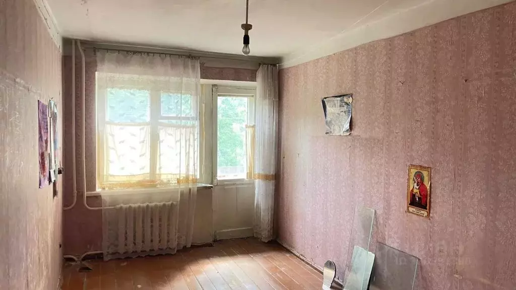 Комната Ленинградская область, Луга просп. Кирова, 70 (12.0 м) - Фото 1