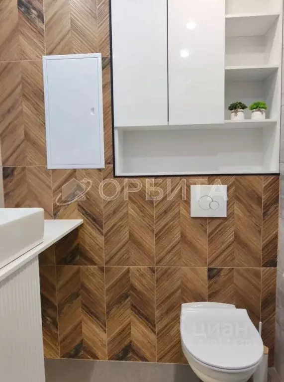 2-к кв. Тюменская область, Тюмень Одесская ул., 22а (59.6 м) - Фото 1