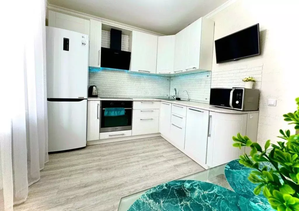 1-к кв. Тюменская область, Тюмень ул. Николая Семенова, 21к1 (45.0 м) - Фото 2