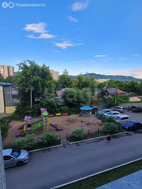 2-комнатная квартира: Горно-Алтайск, улица Григория Чорос-Гуркина, 35 ... - Фото 1