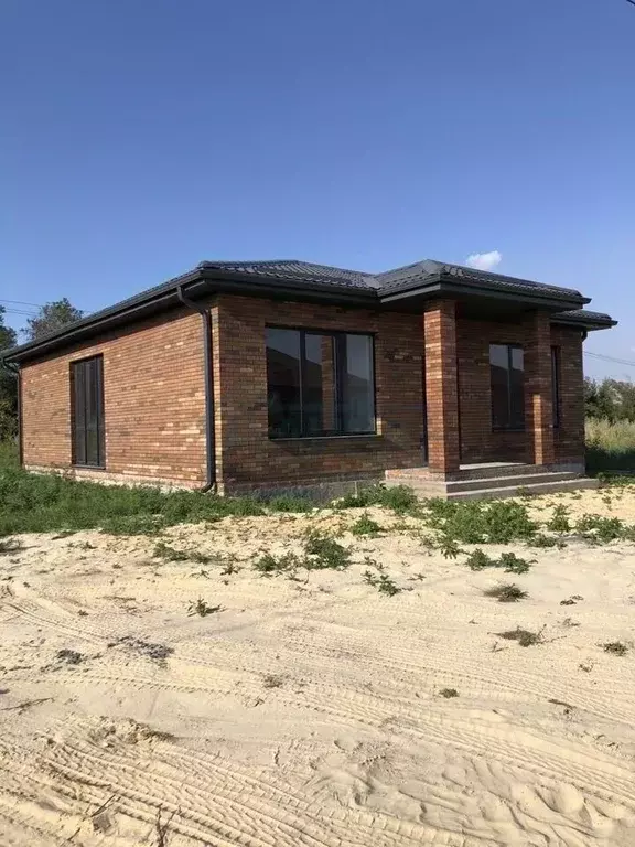 Дом в Ростовская область, Родионово-Несветайская сл. ул. 40 лет ... - Фото 1