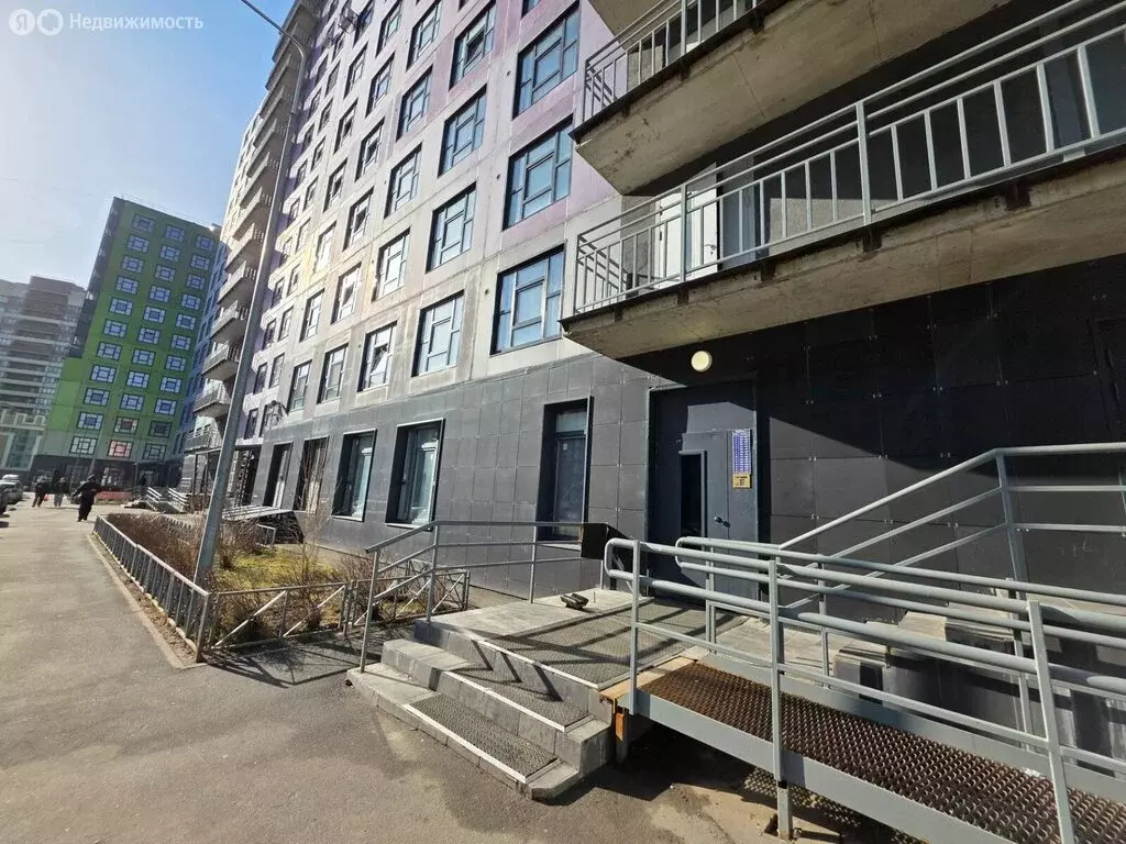 Квартира-студия: Мурино, улица Шоссе в Лаврики, 63 (30 м) - Фото 2