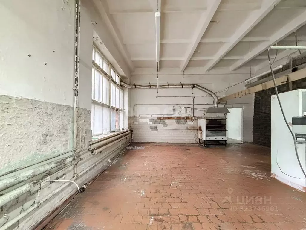 Помещение свободного назначения в Псковская область, Псков Школьная ... - Фото 2