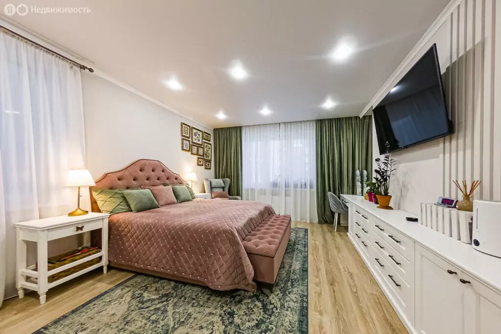 2-комнатная квартира: Екатеринбург, улица 8 Марта, 202/4 (66.6 м) - Фото 1