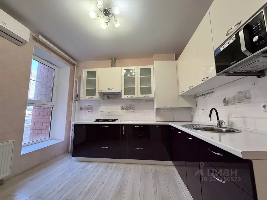 2-к кв. Волгоградская область, Волгоград ул. 70-летия Победы, 6 (55.0 ... - Фото 2