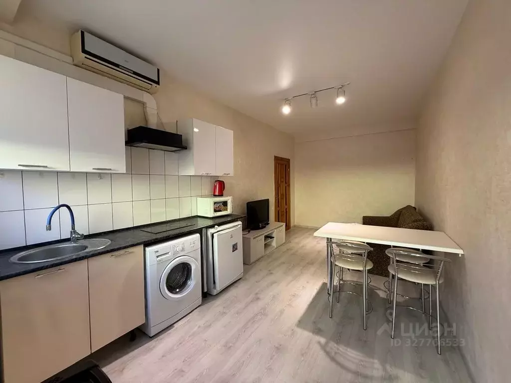 2-к кв. Крым, Ялта ул. Красноармейская, 35 (74.2 м) - Фото 1