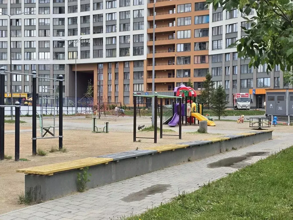 2-к кв. Свердловская область, Екатеринбург Уктус жилрайон, Светлый ... - Фото 1