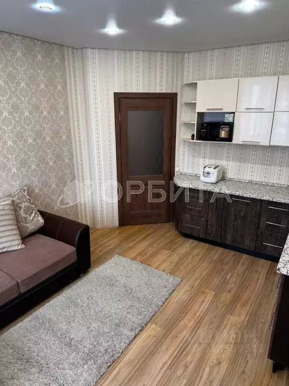 2-к кв. Тюменская область, Тюмень ул. Линейная, 11 (56.0 м) - Фото 1