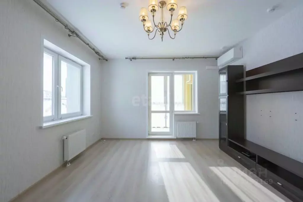 2-к кв. Пермский край, Пермь ул. Революции, 52В (62.5 м) - Фото 2