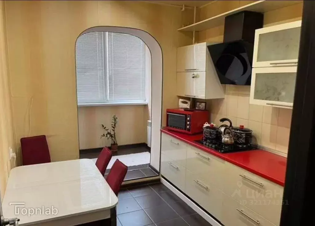 3-к кв. Астраханская область, Астрахань Энергетическая ул., 11к4 (72.6 ... - Фото 1