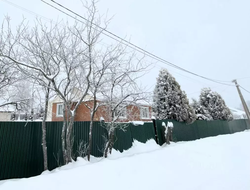 Дом в Калужская область, Перемышльский муниципальный округ, Ахлебинино ... - Фото 1