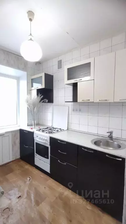 1-к кв. Саратовская область, Саратов Буровая ул., 9 (32.9 м) - Фото 1