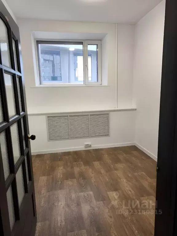 Офис в Свердловская область, Екатеринбург ул. Фронтовых Бригад, 27 (12 ... - Фото 1