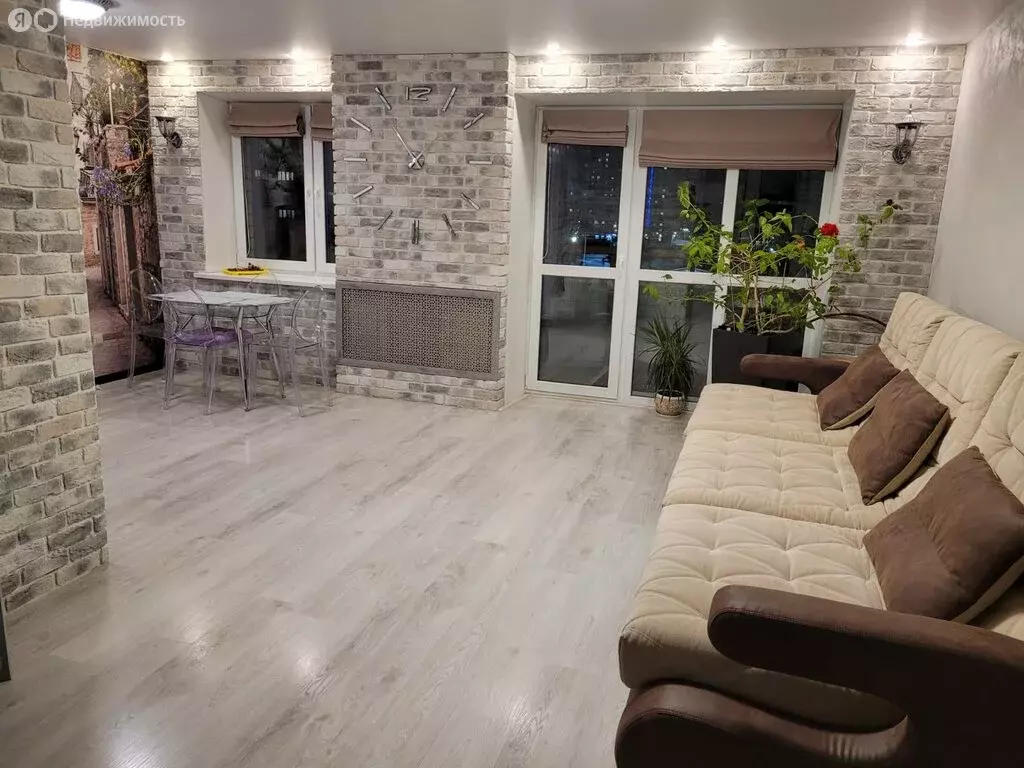 3-комнатная квартира: Екатеринбург, улица Репина, 78 (68.9 м) - Фото 1