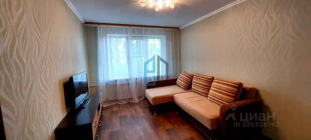 2-к кв. Московская область, Клин Самодеятельная ул., 7 (48.0 м) - Фото 0