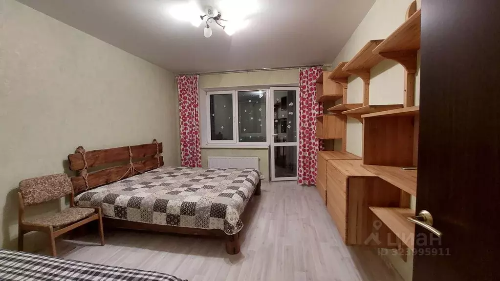 1-к кв. Свердловская область, Екатеринбург ул. Очеретина, 7 (37.4 м) - Фото 1