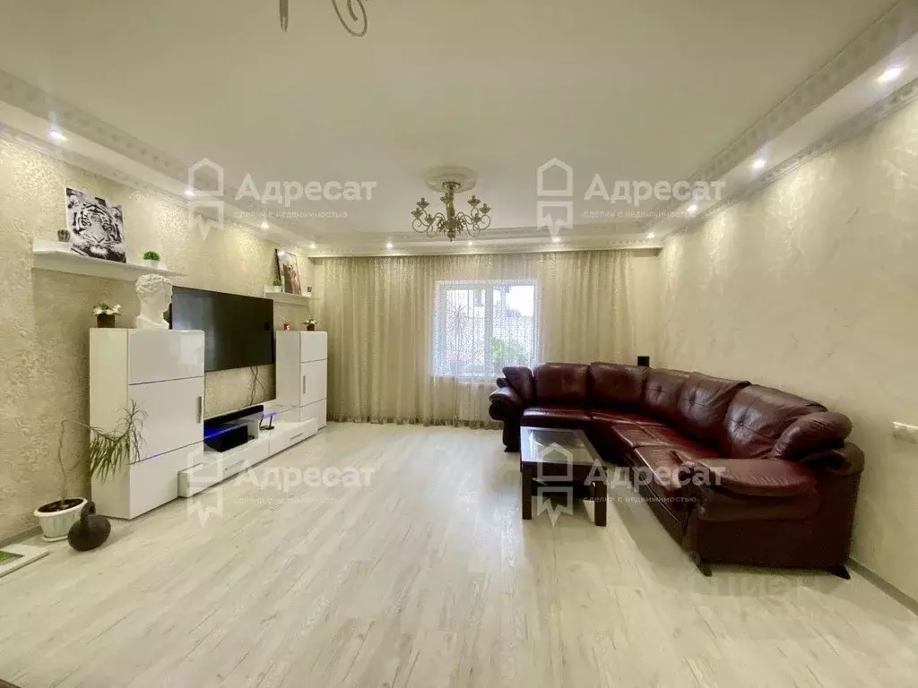 Дом в Волгоградская область, Волгоград ул. Чапаева (129 м) - Фото 0