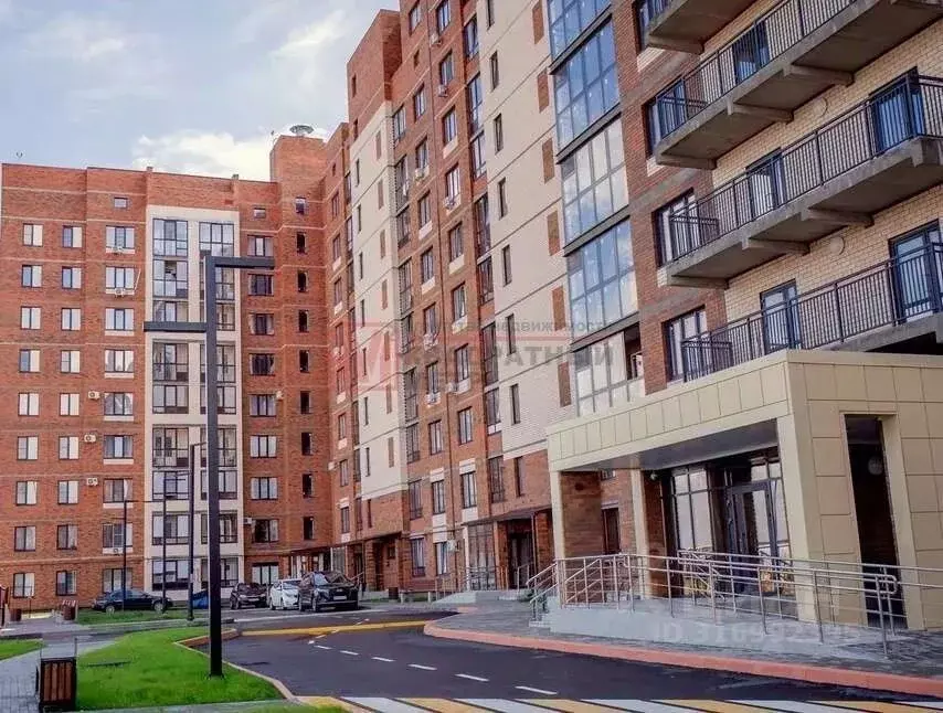 2-к кв. Белгородская область, Старый Оскол Центральный мкр, 4А (71.0 ... - Фото 0